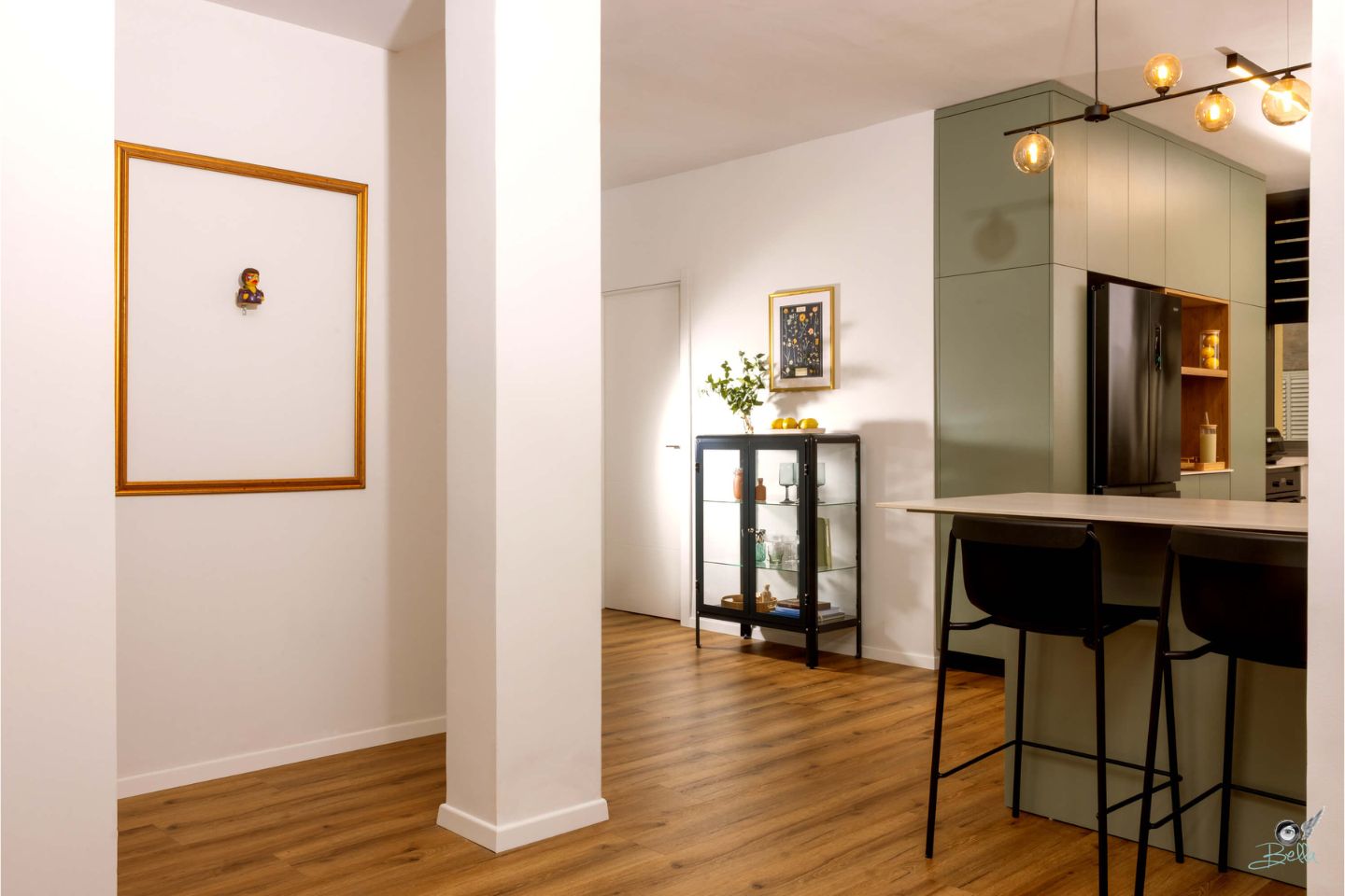 Yael Gavriel Interior Design, Hall in a 100 sqm apartment in Ramat Gan